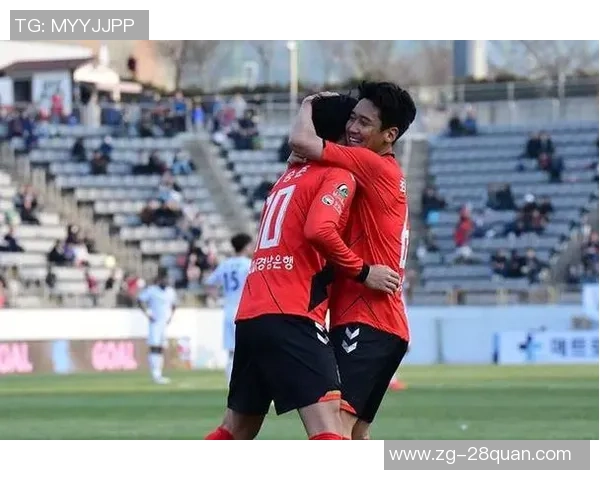 庆南队与全北现代队激战在即谁能在这场焦点对决中笑到最后